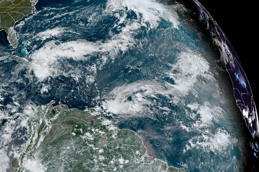 Tormenta Óscar arroja fuertes lluvias sobre el centro y sureste de Bahamas