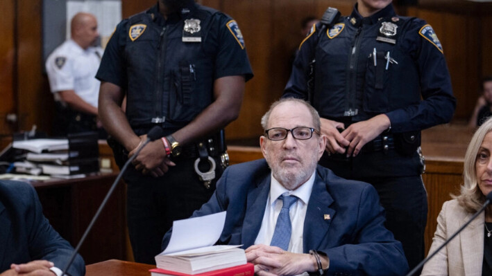 El productor de cine Harvey Weinstein asiste a una audiencia judicial en el Tribunal Penal de Manhattan en Nueva York el 18 de septiembre de 2024. (Jeenah Moon/Pool/AFP vía Getty Images)