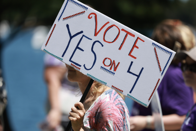 Médicos de Florida en contra de la 4ª enmienda sobre el aborto que será votada en las elecciones generales