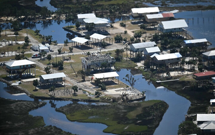 Casas dañadas por el huracán Helene cerca de Keaton Beach, Florida, el 3 de octubre de 2024. (Mandel Ngan/AFP)