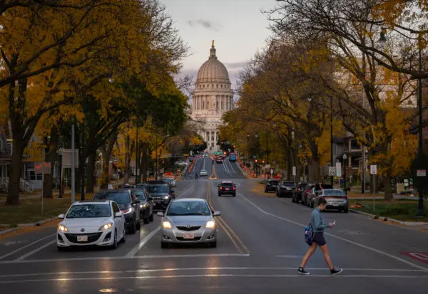 El edificio del Capitolio del Estado de Wisconsin en Madison, Wisconsin, el 22 de octubre de 2024. (John Fredricks/The Epoch Times)