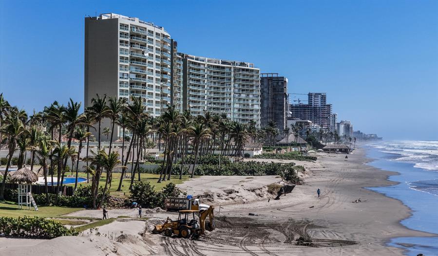 Oferta turística del mexicano Acapulco aún es menor al 60 % a un año del huracán Otis