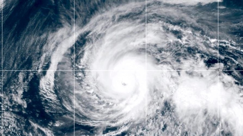 Una imagen de satélite muestra el huracán Kristy el 24 de octubre de 2024. (NOAA vía AP)