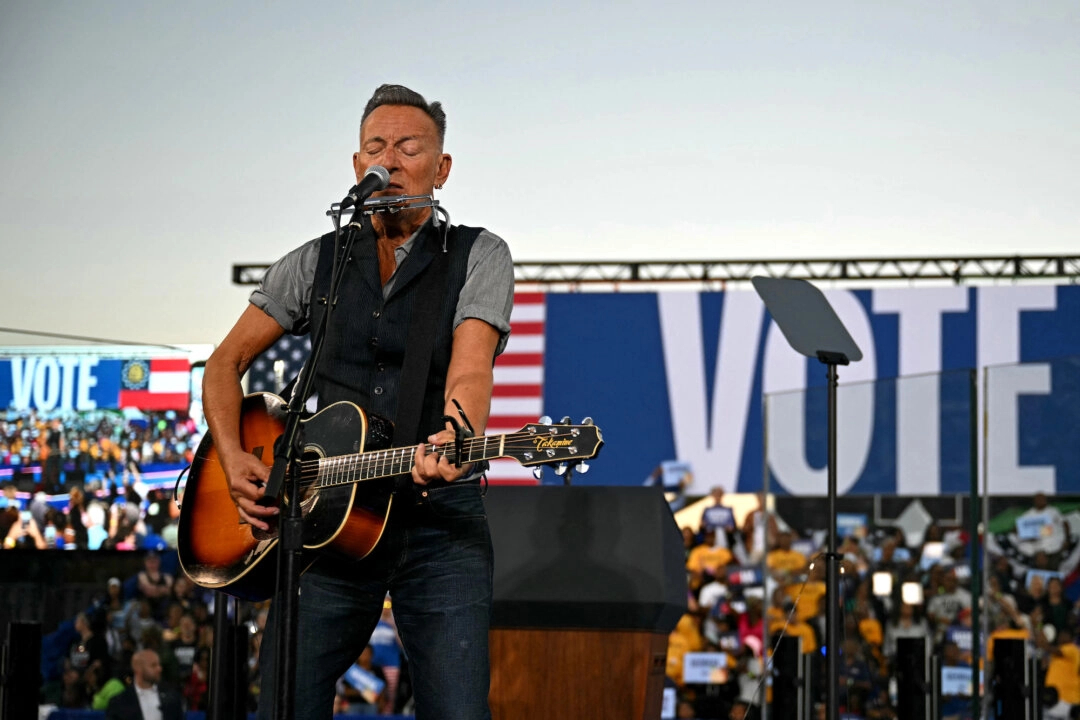 Harris hace campaña en Georgia con Obama y Bruce Springsteen