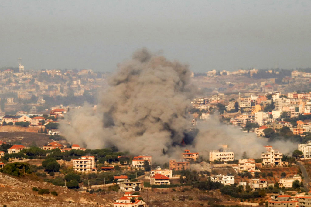 Soldados israelíes desmantelan enorme base subterránea de Hezbolá en el sur de Líbano