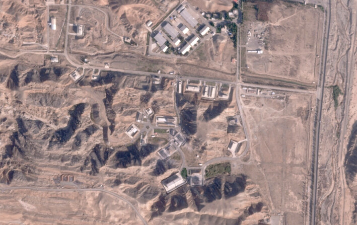 Una fotografía satelital muestra edificios dañados en la base militar iraní de Parchin, en las afueras de Teherán, Irán, el 27 de octubre de 2024. (Planet Labs PBC vía AP)