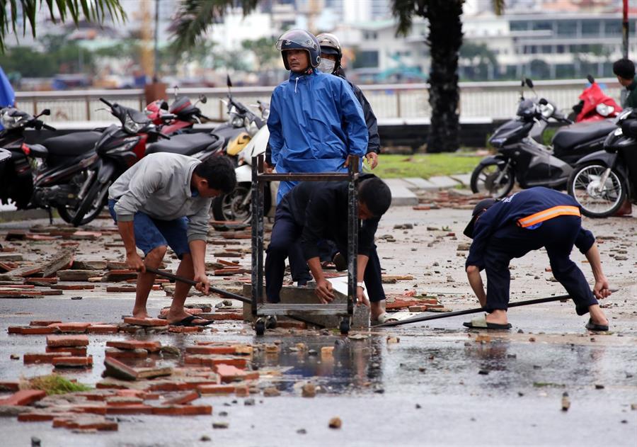 Tormenta Trami deja dos muertos y 15,000 viviendas inundadas en Vietnam