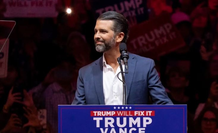 Donald Trump Jr. habla en un mitin de campaña del ex presidente Donald Trump en el Madison Square Garden de Nueva York el 27 de octubre de 2024. (Samira Bouaou/The Epoch Times)