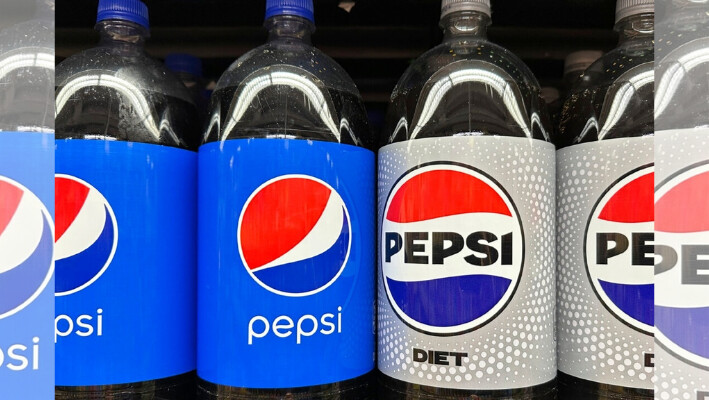 Refrescos Pepsi en botellas de plástico a la venta en un supermercado de Nueva York el 15 de noviembre de 2023. (Ted Shaffrey/Foto AP).