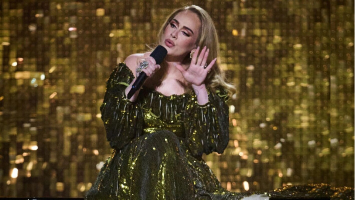 Adele actúa en el escenario durante los BRIT Awards en Londres, Inglaterra, el 8 de febrero de 2022. (Gareth Cattermole/Getty Images).