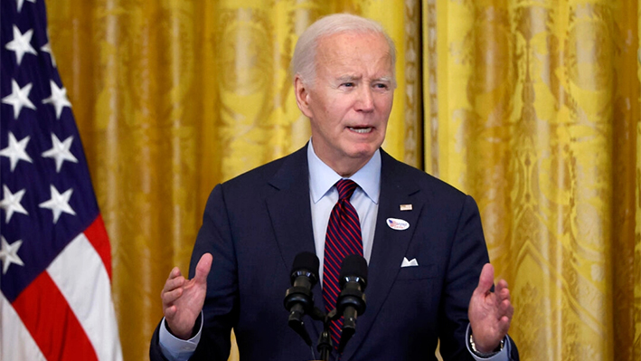 El presidente Joe Biden pronuncia un discurso en una recepción para celebrar el Diwali en la Casa Blanca el 28 de octubre de 2024. (Kevin Dietsch/Getty Images)