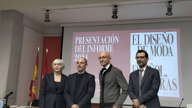 De izda a dcha: Pepa Bueno, directora ejecutiva de Acme; Gonzalo Cabrera, director general de Cultura e industrias creativa de la Comunidad de Madrid; Modesto Lomba, presidente de Acme, y Cristian de Angelis, cofundador de Modaes, durante la presentación de un informede la Asociación Creadores de Moda de España (ACME), este miércoles. EFE/ Inma Tapia