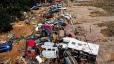 España busca los desparecidos tras la inundación sin precedentes que se cobró al menos 95 vidas