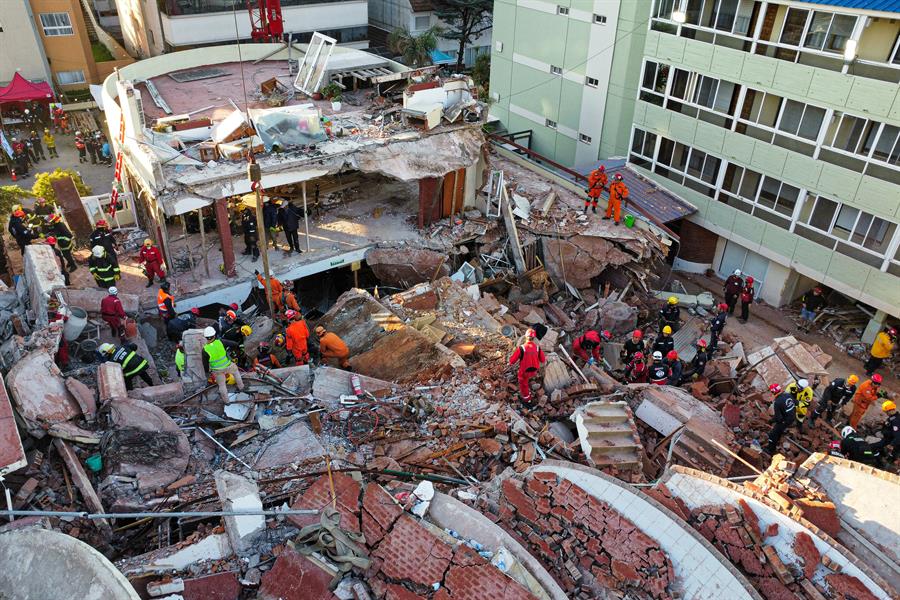 Hallan cuarto fallecido por el derrumbe del hotel en Argentina