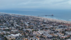 Corte da la razón a California y desestima demanda de Huntington Beach sobre mandatos de vivienda