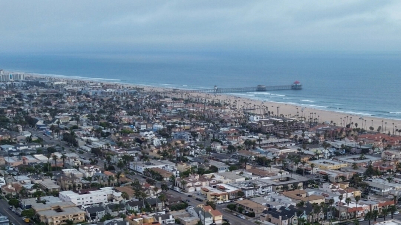 Viviendas en Huntington Beach, California, el 12 de julio de 2024. (John Fredricks/The Epoch Times)