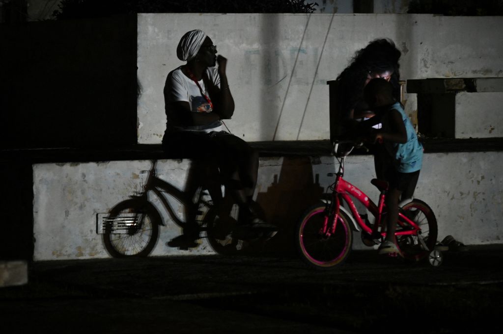 Empresa de electricidad pronostica apagones en casi la mitad de Cuba este viernes