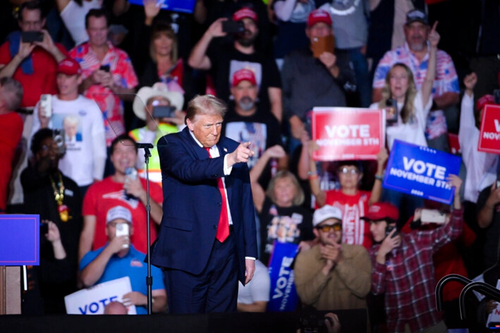 Trump y Harris se enfrentan en el desierto con mítines de último momento en Nevada