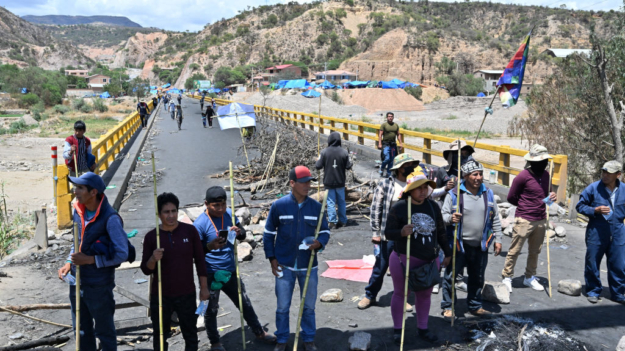 Dictan detención preventiva para 2 dirigentes allegados a Evo Morales por los bloqueos