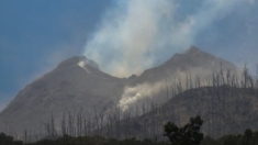 Violenta erupción del volcán Lewotobi Laki-Laki en Indonesia causa 10 muertes