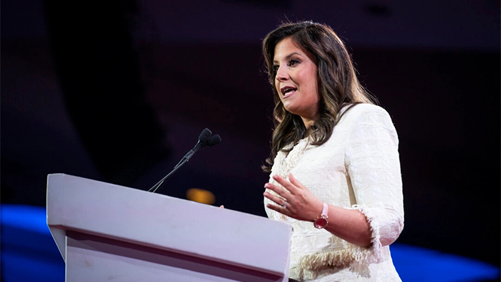 La representante Elise Stefanik (R-N.Y.) habla en la Conferencia 2024 Road to Majority en Washington el 21 de junio de 2024. (Madalina Vasiliu/The Epoch Times)