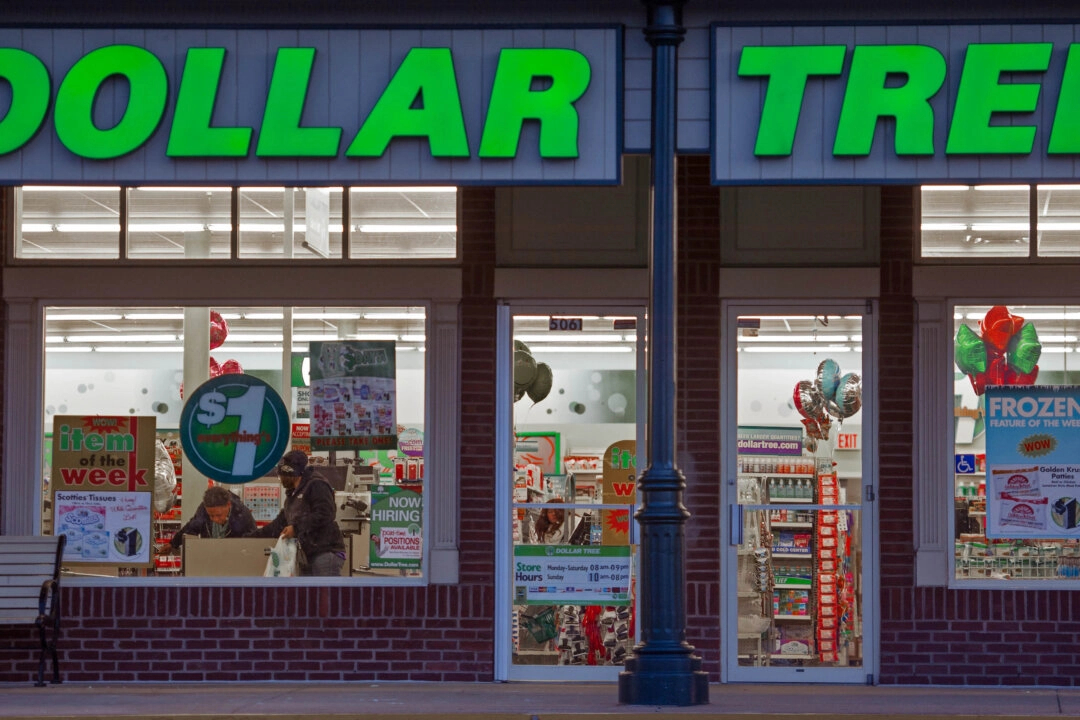 Director ejecutivo de Dollar Tree dimite en medio de las dificultades de la empresa