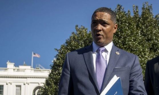 Cedric Richmond, copresidente de la campaña Harris-Walz, en esta imagen de archivo tomada el 22 de marzo de 2017 cuando representó al 2º distrito congresual de Luisiana desde 2011 hasta 2021. (Andrew Harnik/AP Photo)