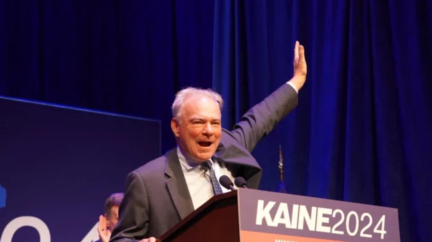 Tim Kaine derrota a Hung Cao para su tercer mandato en el Senado por Virginia