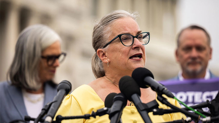 La representante Susan Wild (D-Pa.) habla durante una rueda de prensa en Washington el 25 de julio de 2024. (Tierney L. Cross/Getty Images)