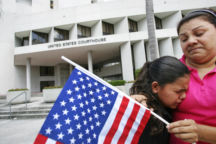 Algunos inmigrantes hispanos viven un panorama de incertidumbre y miedo tras el triunfo de Trump