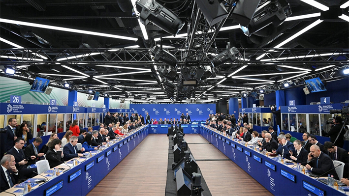 Vista general de los líderes que asisten a la Cumbre de la Comunidad Política Europea en el Puskas Arena, en Budapest, Hungría, el 7 de noviembre de 2024. (Marton Monus/Reuters)