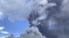 Volcán Lewotobi Laki Laki en Indonesia entró en erupción por segunda vez en una semana