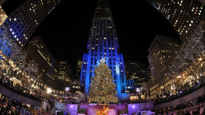 Ceremonia anual de encendido del árbol y celebración navideña en el Rockefeller Center de Nueva York el 3 de diciembre de 2008. (Bryan Bedder/Getty Images).