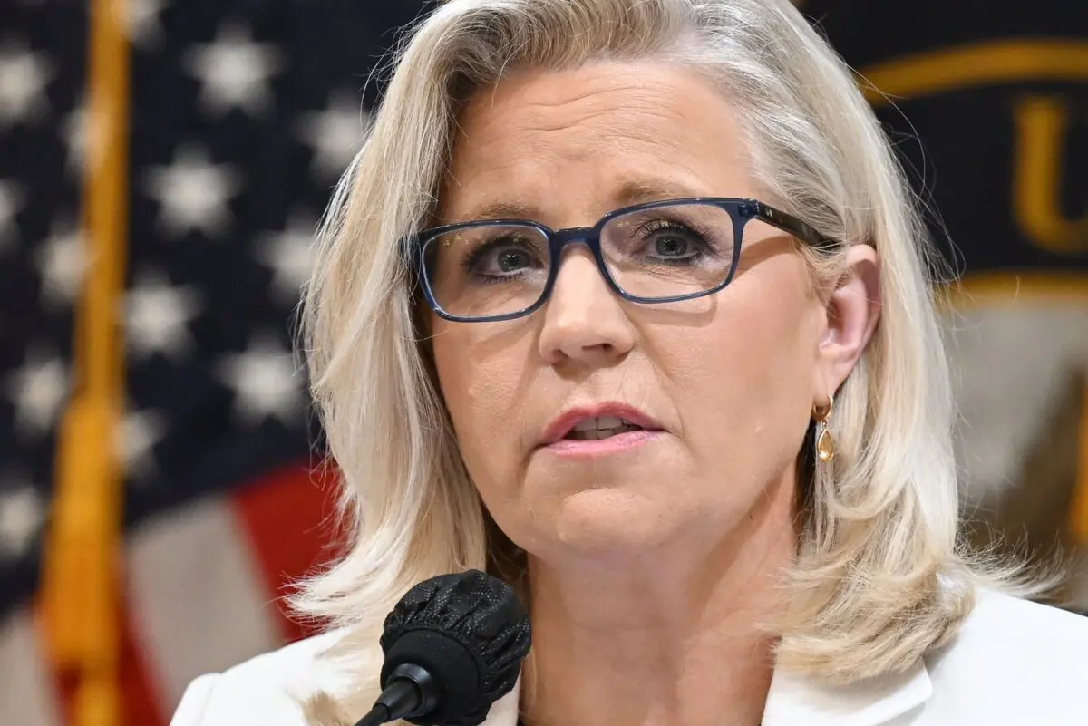 La representante Liz Cheney (R-Wyo.) en el edificio de oficinas de la Cámara de Representantes Cannon en Washington el 21 de julio de 2022. (Saul Loeb/AFP vía Getty Images)