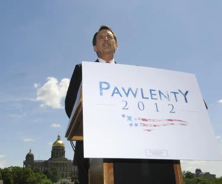 El gobernador de Minnesota Tim Pawlenty anuncia su candidatura a la presidencia en el State Historical Building el 23 de mayo en Des Moines, Iowa. (Steve Pope/Getty Images)