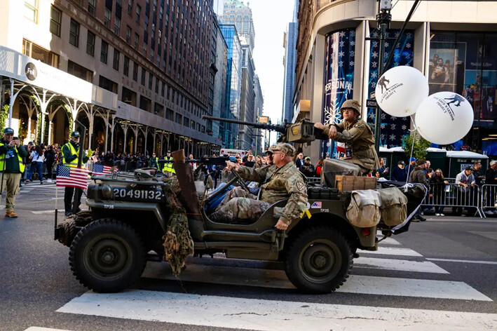 105º desfile anual del Día de los Veteranos en Nueva York, el 11 de noviembre de 2024. (Samira Bouaou/The Epoch Times)