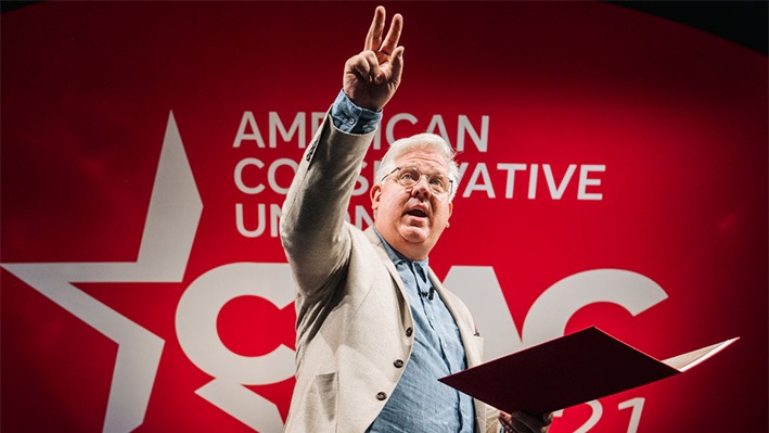 El comentarista estadounidense Glenn Beck habla durante la Conferencia de Acción Política Conservadora CPAC celebrada en el Hilton Anatole el 10 de julio de 2021 en Dallas, Texas. (Brandon Bell/Getty Images)