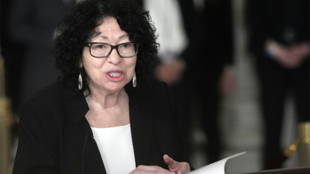 El senador Bernie Sanders no apoya la presión para que renuncie la jueza Sotomayor de la Corte Suprema