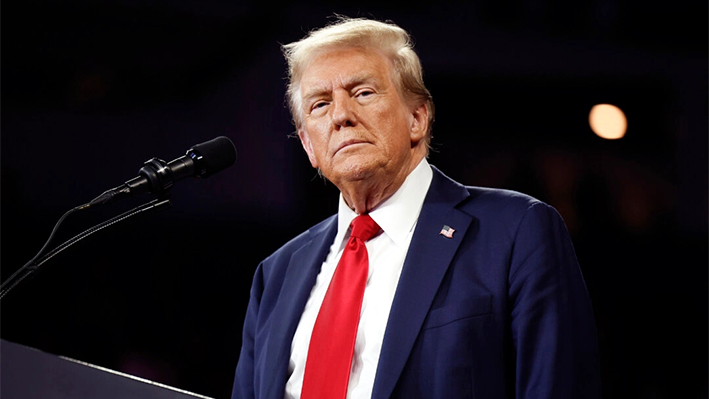 El candidato presidencial republicano, el expresidente Donald Trump, pronuncia un discurso en un mitin de campaña en el Santander Arena de Reading, Pensilvania, el 09 de octubre de 2024. (Chip Somodevilla/Getty Images)