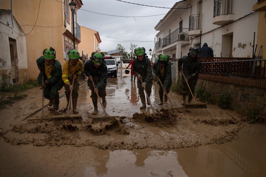 Otro temporal en España causa evacuaciones e inundaciones en zonas turísticas