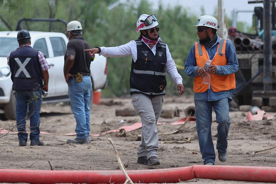 Cinco personas quedan atrapadas tras derrumbe de mina en noroeste de México