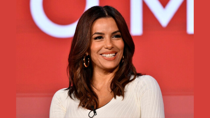 Eva Longoria habla en el escenario en la presentación de Apple TV+ de "Land of Women" durante el TCA Winter Press Tour de 2024 en Pasadena, California, el 5 de febrero de 2024. (Jerod Harris/Getty Images).