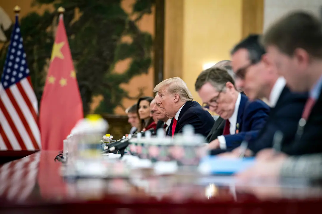 El presidente Donald Trump asiste a una reunión bilateral con el líder chino Xi Jinping en el Gran Salón del Pueblo en Beijing el 9 de noviembre de 2017. (Jim Watson/AFP vía Getty Images)