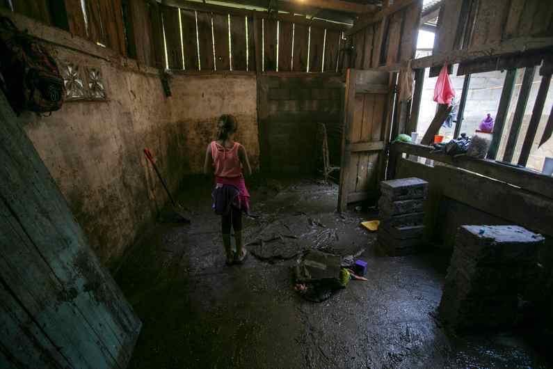 Dos muertos, 5000 afectados y 1800 casas anegadas deja la tormenta Sara en Nicaragua