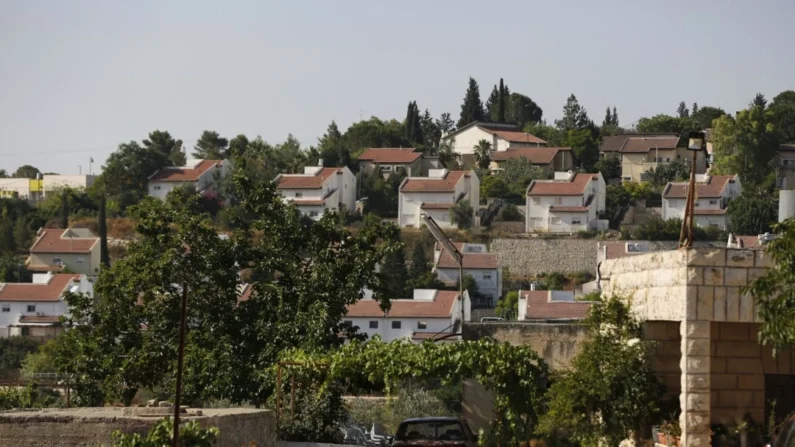 El asentamiento judío de Halamish, al oeste de Ramala, en la Cisjordania ocupada por Israel, el 27 de junio de 2017. (Abbas Momani/AFP vía Getty Images)
