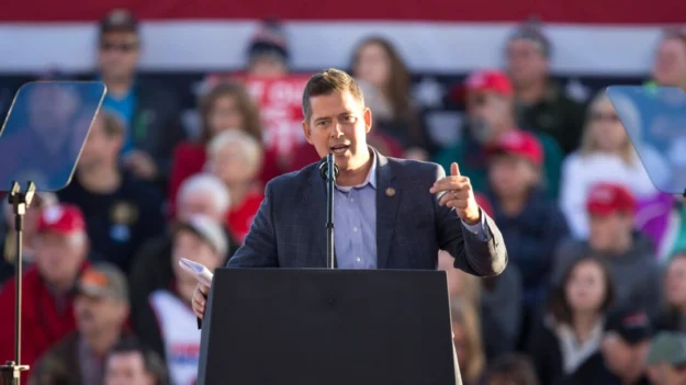 Trump elige al exrepresentante Sean Duffy como secretario de Transporte