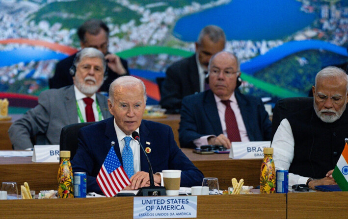 El presidente Joe Biden habla durante el lanzamiento del Grupo de Trabajo para una Alianza Global contra el Hambre y la Pobreza en Río de Janeiro, en el marco de la Cumbre del G20, el 18 de noviembre de 2024. (Eric Lee/AFP)