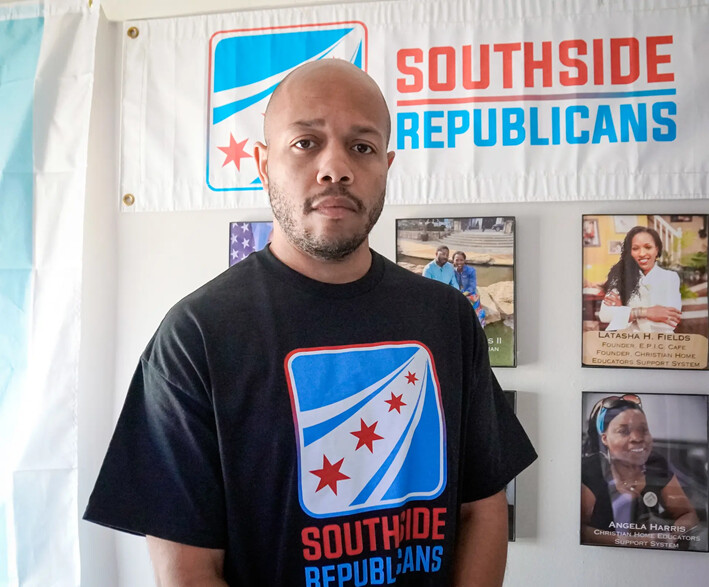 El activista republicano Devin Jones en Chicago, el 22 de octubre de 2024. (Steven Kovac/Epoch Times)