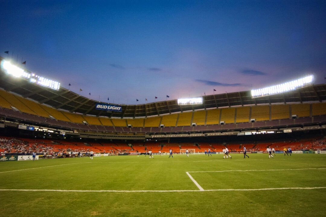 Comité del Senado aprueba proyecto para transferir el control del estadio RFK al Distrito de Columbia