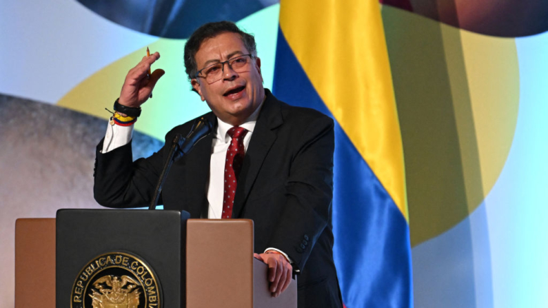 El presidente colombiano Gustavo Petro habla durante la inauguración de la Primera Conferencia Ministerial Mundial para Poner Fin a la Violencia contra los Niños en Bogotá (Colombia) el 7 de noviembre de 2024. (Raúl Arboleda/AFP vía Getty Images)